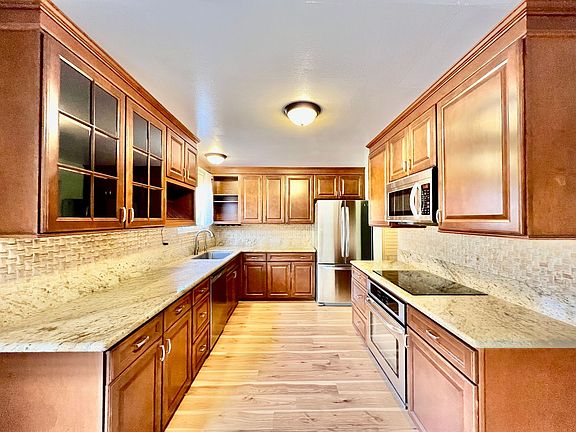2nd image of 9466 Goodwick Ct