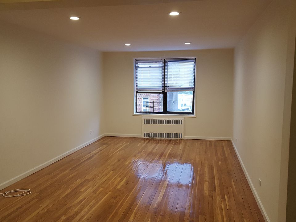 1st image of 6400 Saunders St #4E