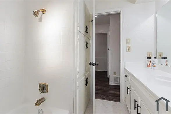 501 Field St — Photo 4