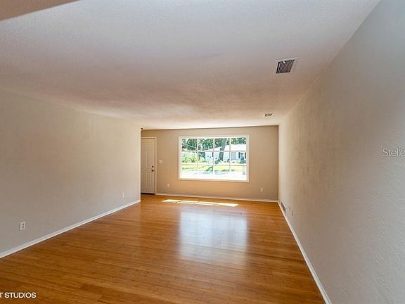 5th image of 43 Alanwood Dr