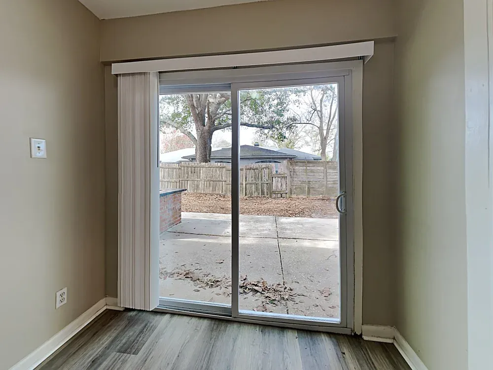 1060 Lana Ct — Photo 4