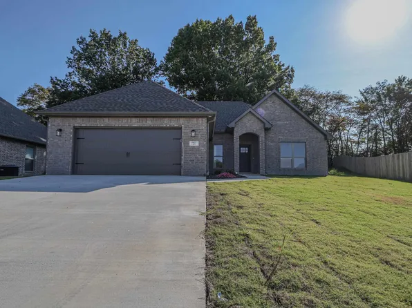 1907 N 26th St, Paragould, AR 72450