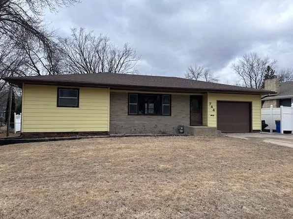 744 Mineral Sp Rd NE, Owatonna, MN 55060
