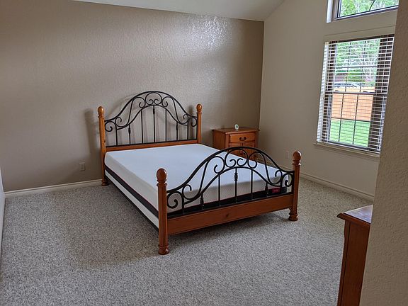 5th image of 1301 Stratford Dr