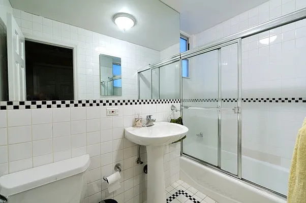 Rented by Eisenberg Exclusives | media 64