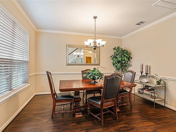 5th image of 8601 Tanglewood Dr