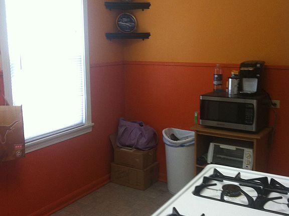 4th image of 2615 Columbus Ave