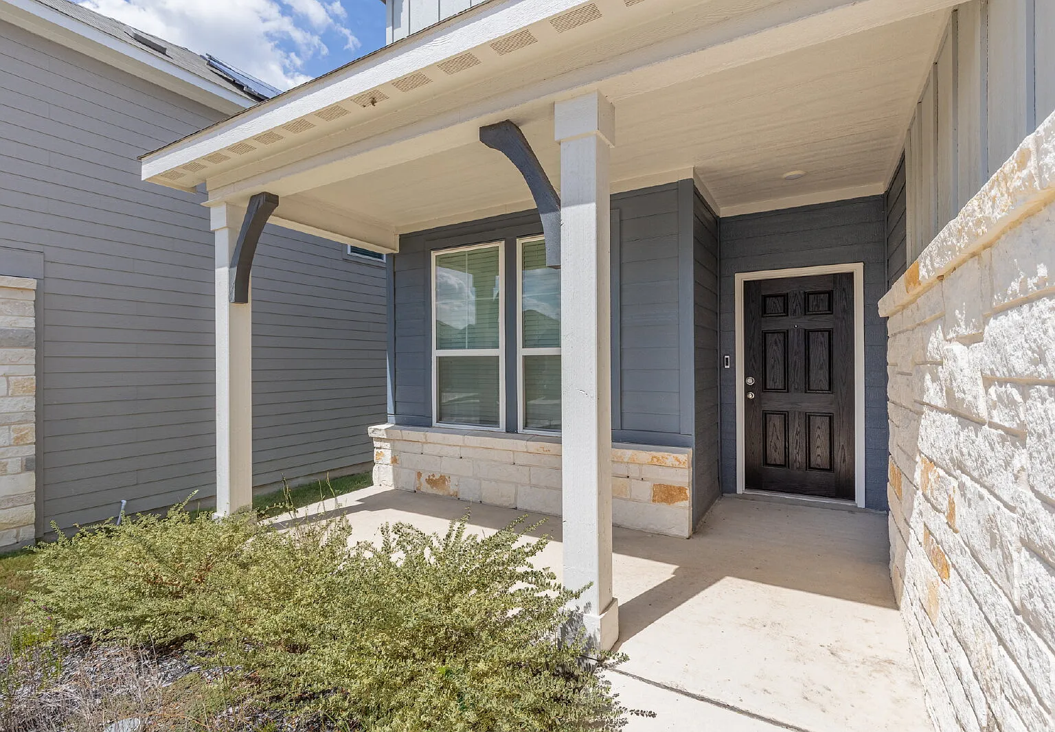 4 bed, 3.0 bath, 2595 sqft, $2,000 — Photo 4