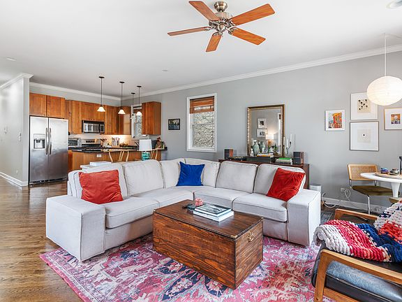 4th image of 1043 N Winchester Ave APT 3