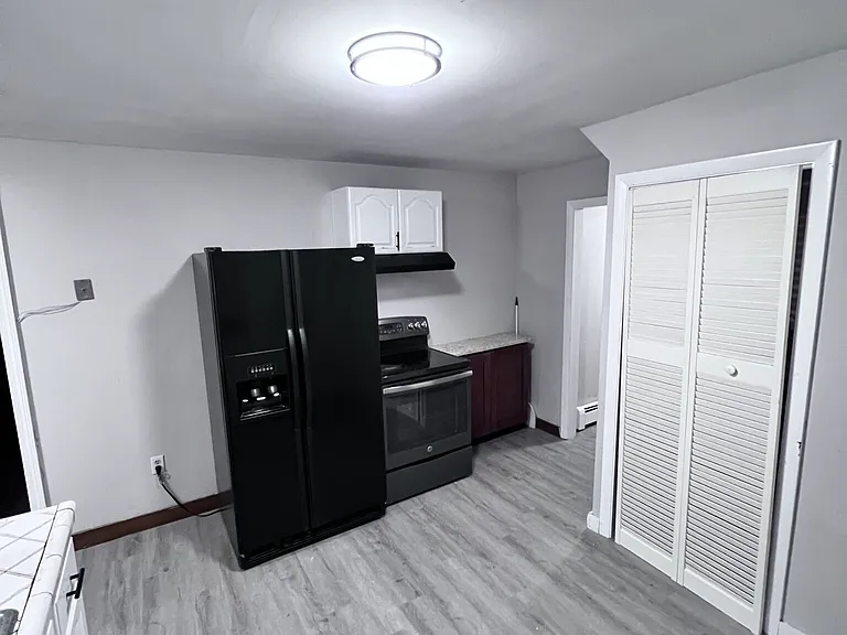 137 Florence St #3 — Photo 2