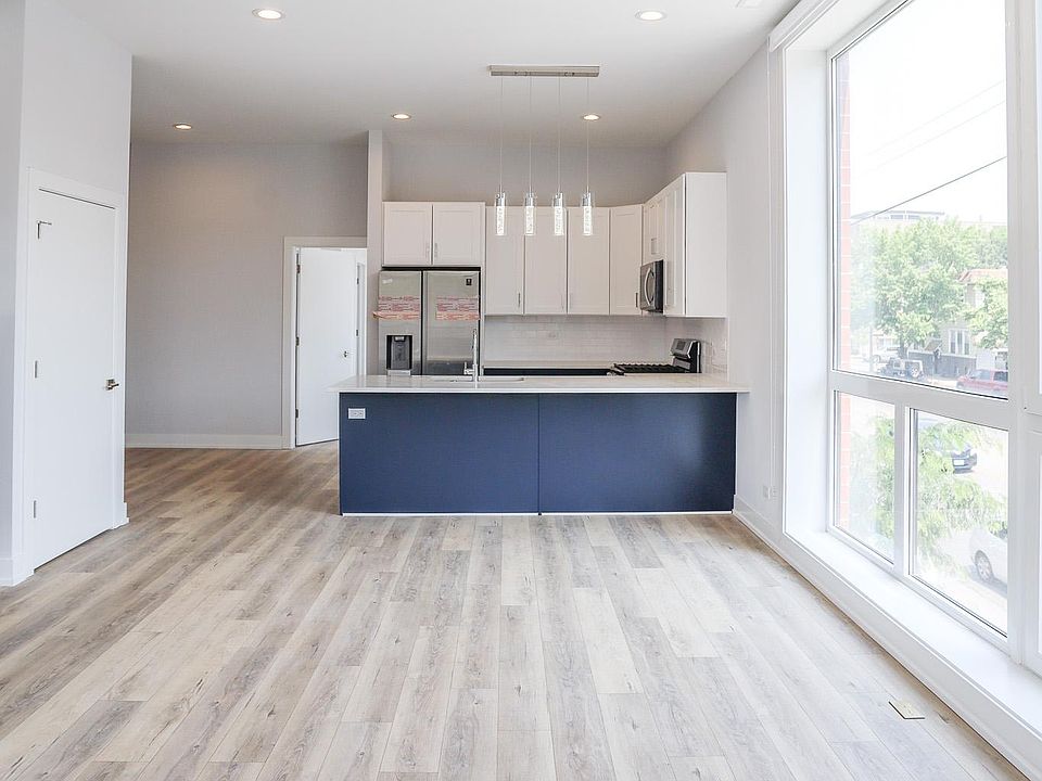 1st image of 2403 W Carmen Ave #206