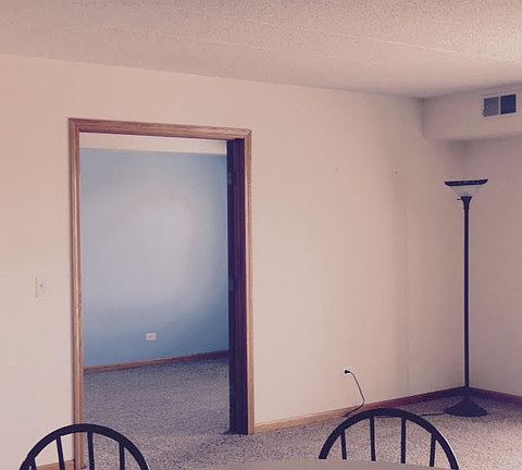 4th image of 5460 W Higgins Ave APT 202
