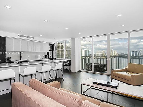 4th image of 301 174th St APT 1402