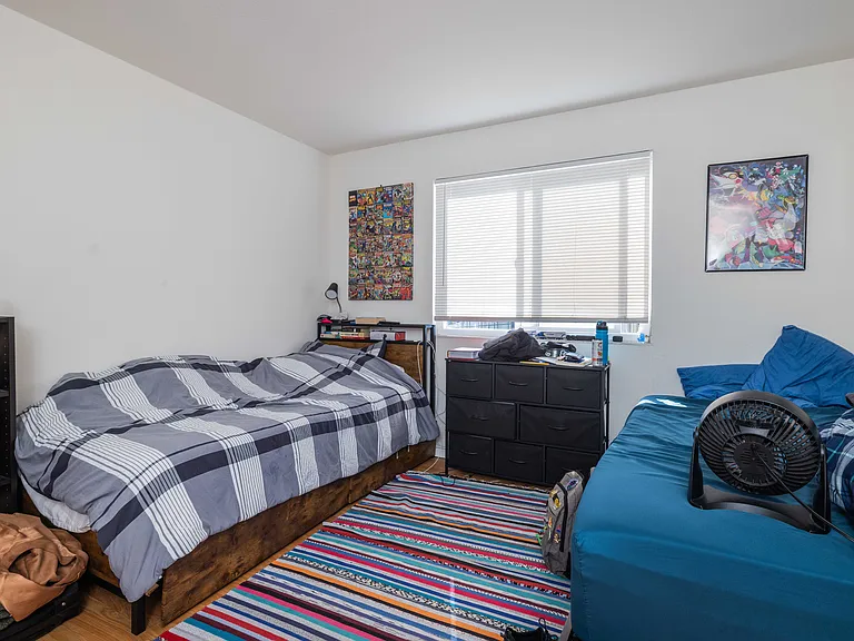 1541 Oxford Street — Photo 17