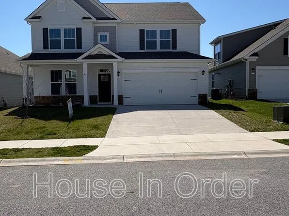 41 Silverthorne Ct, Hendersonville, NC 28792