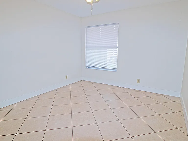 8883 SE Hobe Ridge Ave — Photo 24