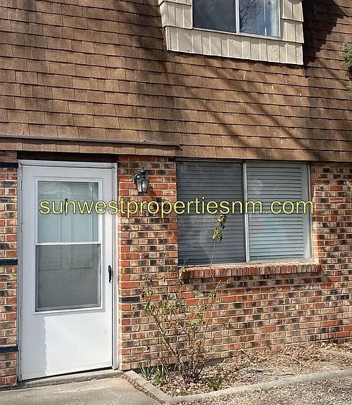 907 N Tucker Ave — Photo 1