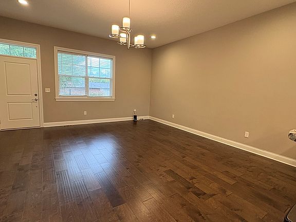 4th image of 10333 Sawmill Rd