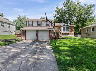 12813 S Sycamore St, Olathe, KS 66062