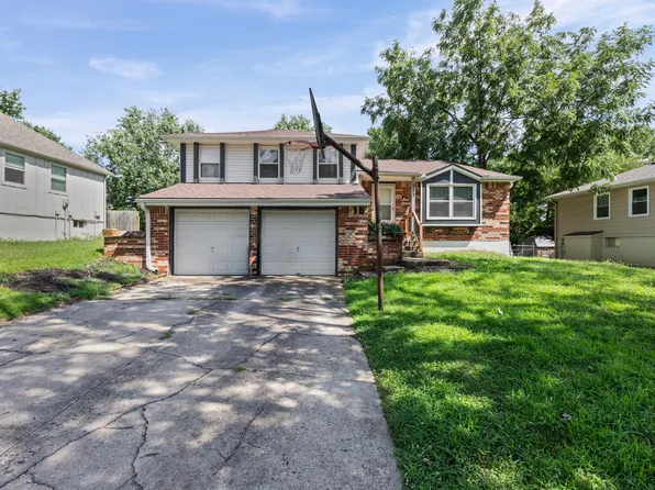 12813 S Sycamore St, Olathe, KS 66062