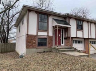 9450 Goddard St, Overland Park, KS 66214
