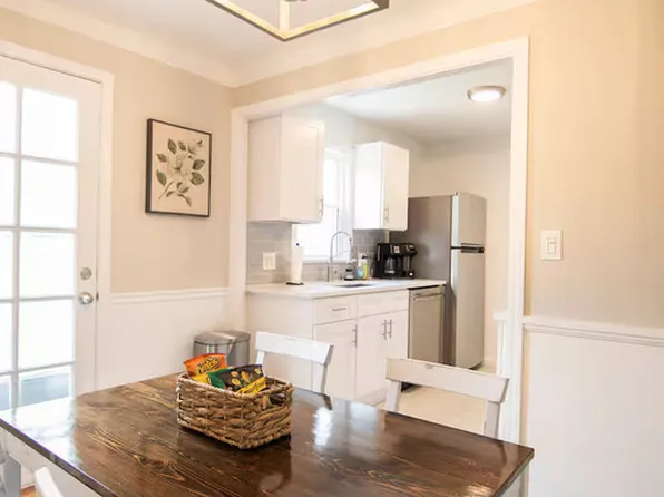 7046 Greenleaf Ave, Parma Heights, OH 44130