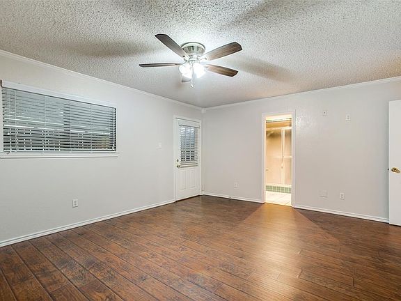 5th image of 3122 Meadowood Dr