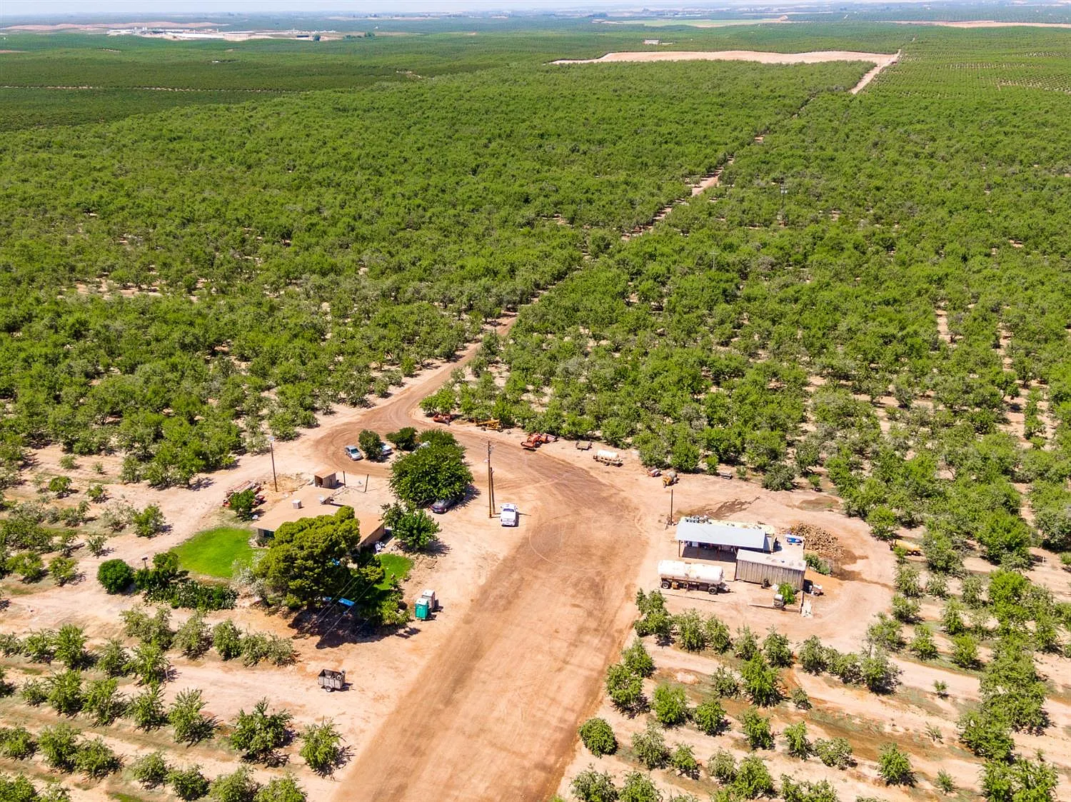 20731 E Keyes Rd photo 1