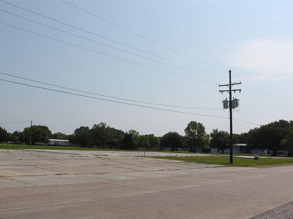 2nd image of 101 Dolphin St
