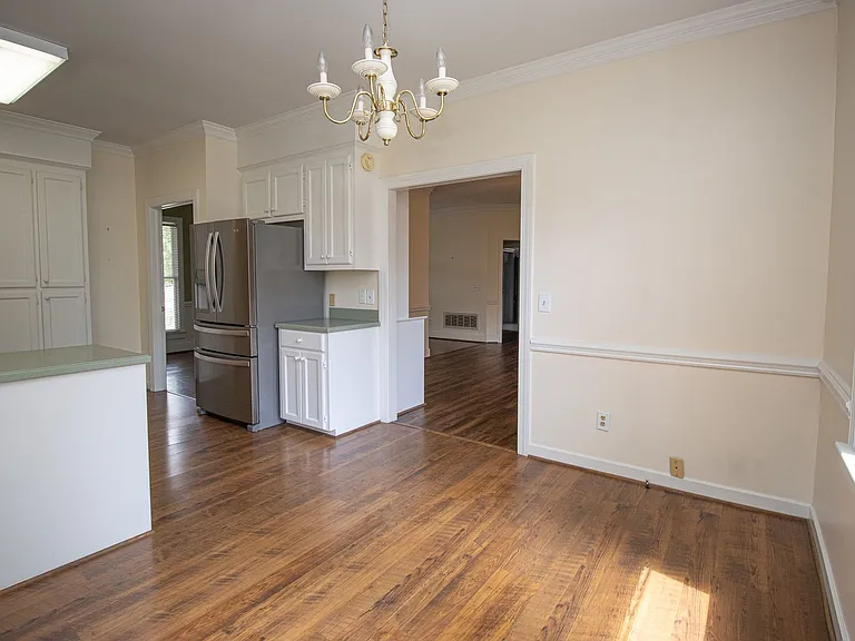 2220 Montclair Dr — Photo 14