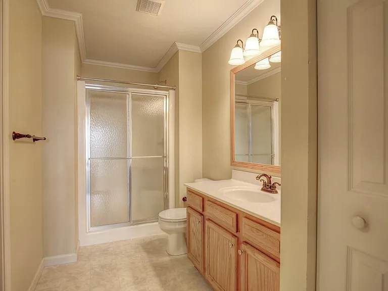 708 Phlox Dr — Photo 11