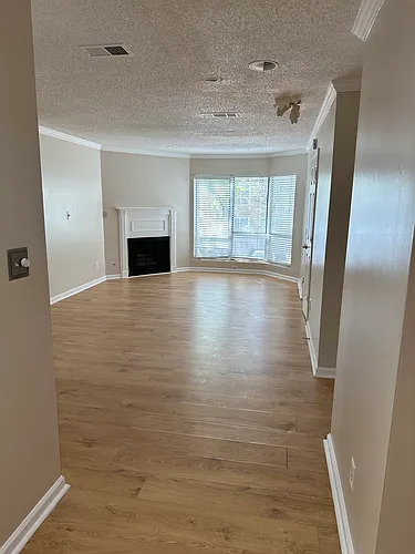 209 14th St NE #111 Photo 1