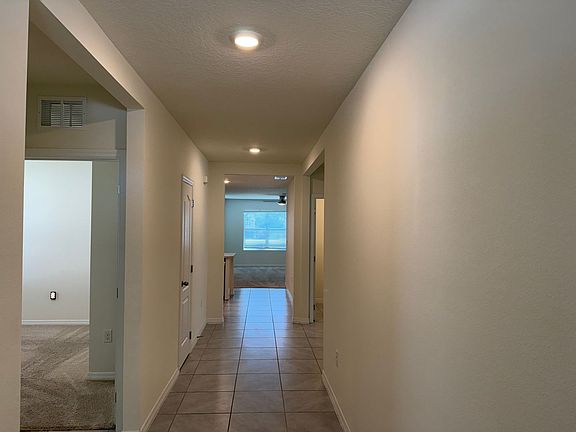 4th image of 1792 Henin Cir