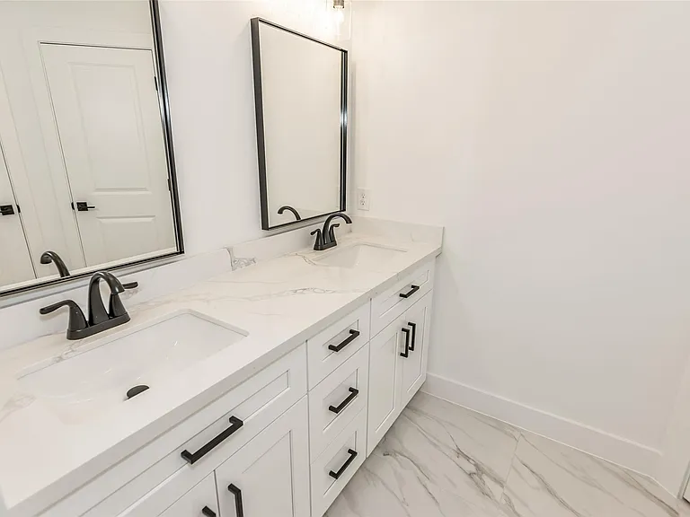18219 Polo Meadow Dr — Photo 33