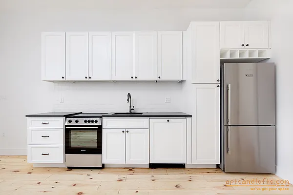 Rented by aptsandlofts.com | media 104