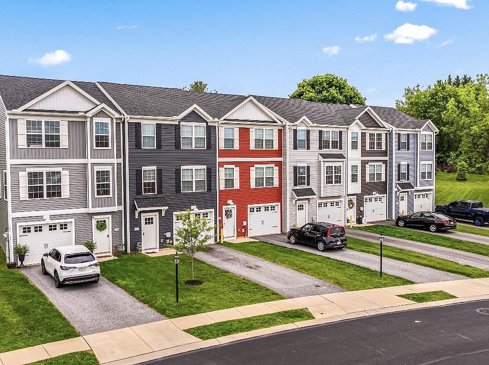 1st image of 326 Cadbury Dr