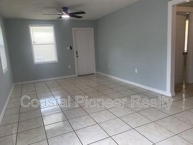 2308 E 15th Ave — Photo 8