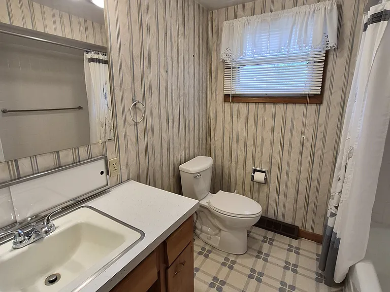 324 Church Ave SE — Photo 17