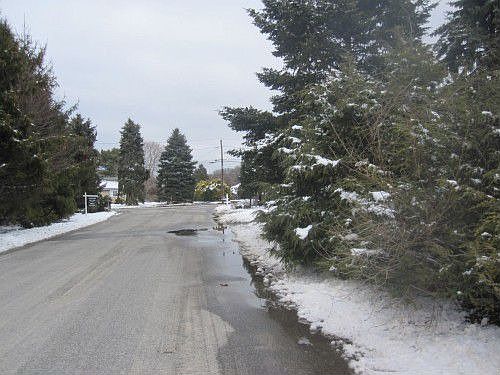 1st image of 10 Underhill Dr