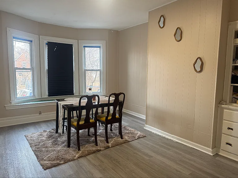 6907 Hamilton Ave — Photo 2