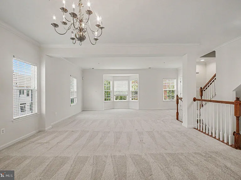 15131 Leicestershire St — Photo 6