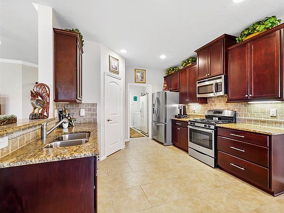 4th image of 237 S Lantana Cir