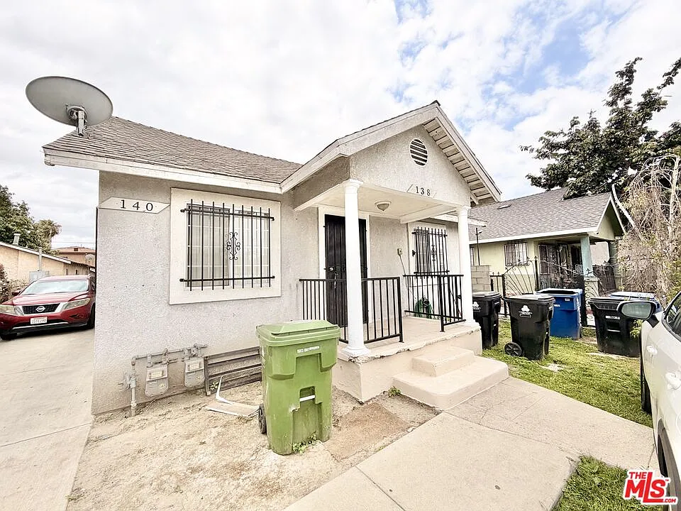 3 bed, 2.0 bath, 1000 sqft, $2,850 — Photo 1
