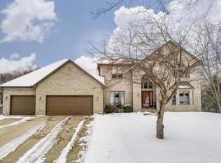 8392 Shadow Creek Dr, Maple Grove, MN 55311