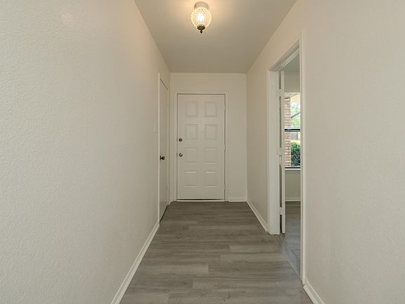 3rd image of 4427 McNiel Ave