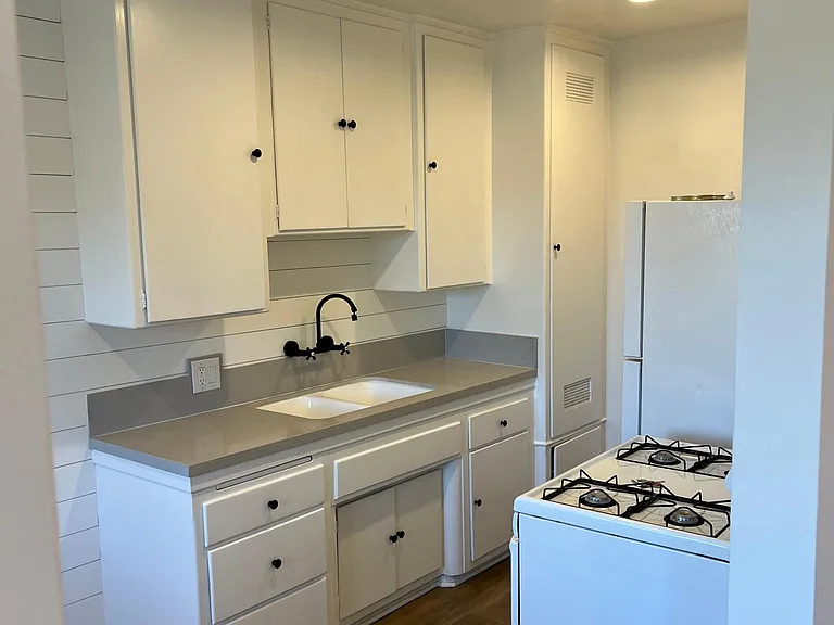 1031 Pico Blvd #3 — Photo 11