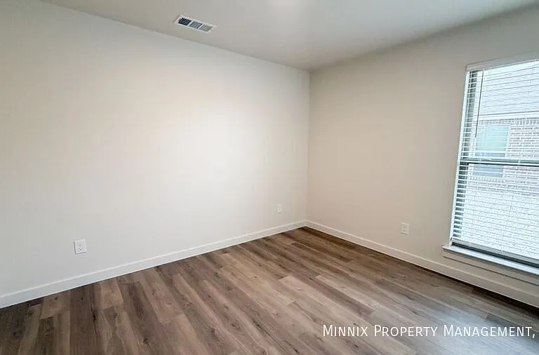 2161 Langford Ave — Photo 17