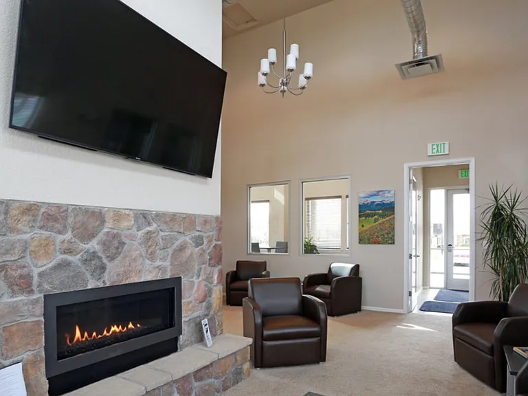 Pelican Bluff Apartments — Photo 10