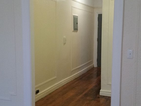 5th image of 4053 Carpenter Ave APT 2E
