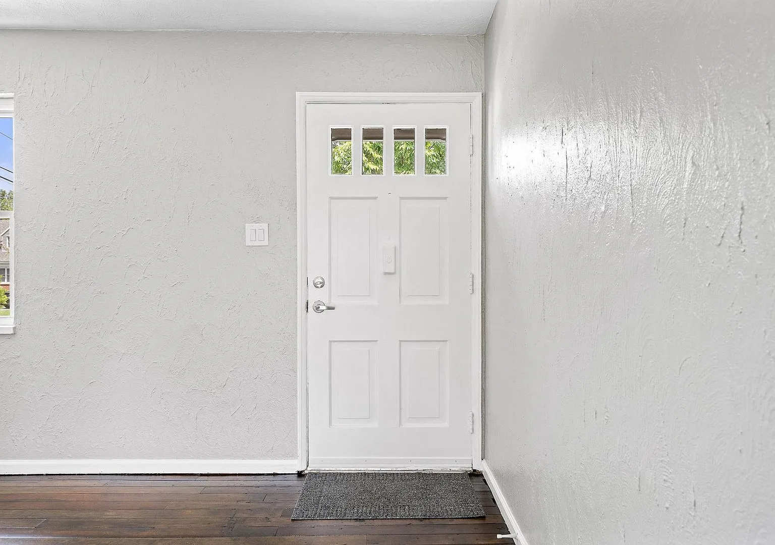 Quaint 4 Bed Cap Cod in Kettering — Photo 2